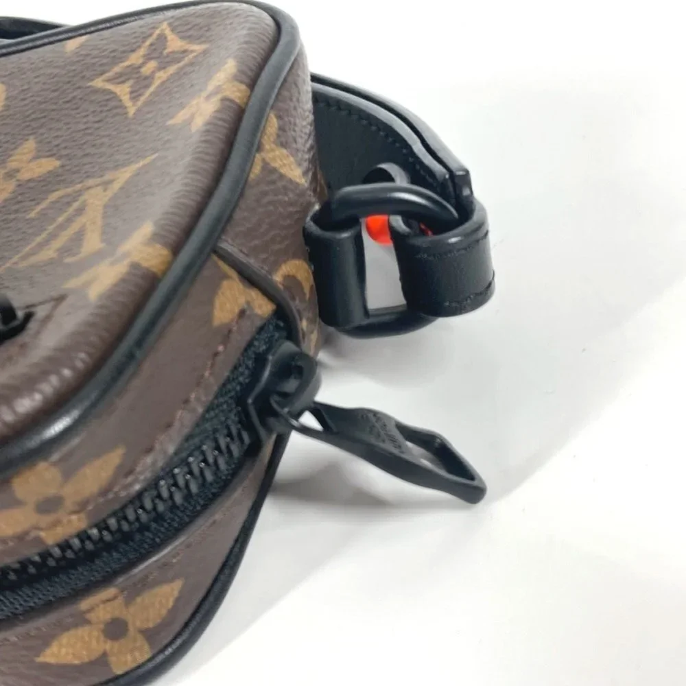 LOUIS VUITTON Authentic Black Monogram Canvas Pochette Pouch
